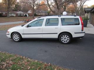 VOLVO V-70 Wagon - cars & trucks - by owner - vehicle automotive sale for sale in Springfield, MO – photo 9