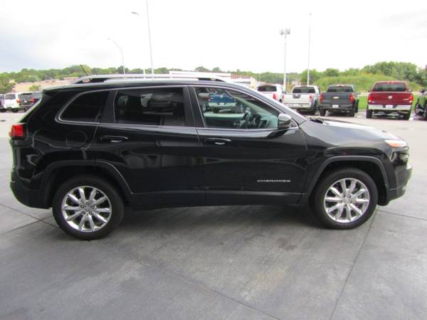2015 *Jeep* *Cherokee* *FWD 4dr Limited* - cars & trucks - by dealer... for sale in Council Bluffs, NE – photo 8