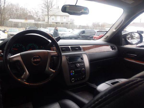 2008 GMC Yukon XL 4WD 4dr 1500 SLT w/4SA Guaranteed Approval !! for sale in Plainville, CT – photo 14