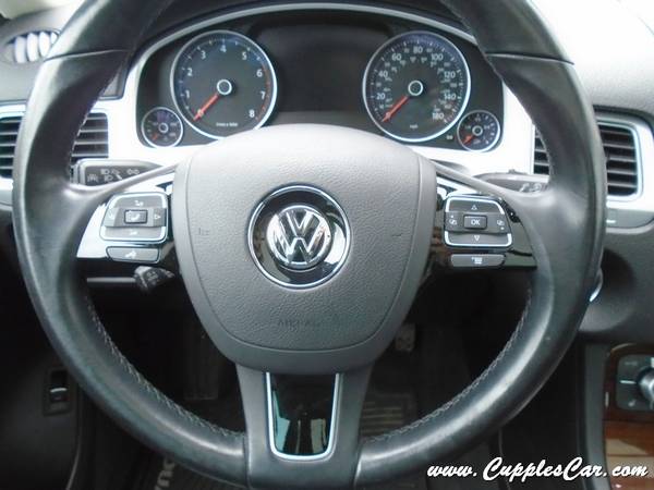 2015 VW Touareg Lux 4Motion SUV Black Nav, Leather, Moonroof $25995 for sale in Belmont, MA – photo 18
