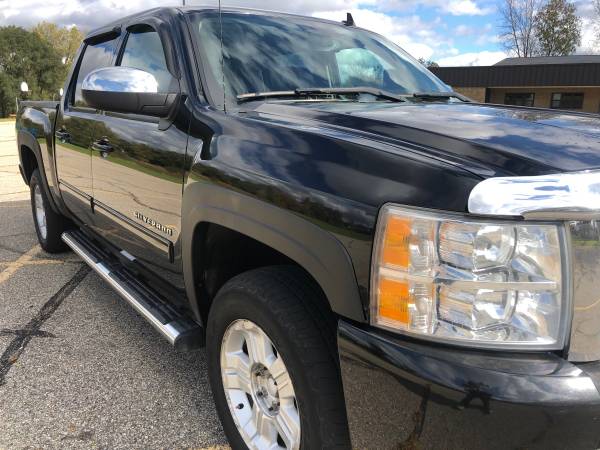 Loaded! 2010 Chevy Silverado 1500! 4x4! Crew Cab! Clean Truck! for sale in Ortonville, OH – photo 12