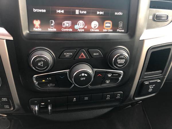 2015 RAM 1500 SLT Crew Cab SWB 4WD for sale in Dodgeville, WI – photo 22