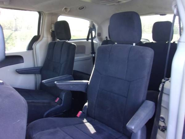 2011 CHRYSLER TOWN&COUNTRY - cars & trucks - by dealer - vehicle... for sale in Anderson, IN – photo 9