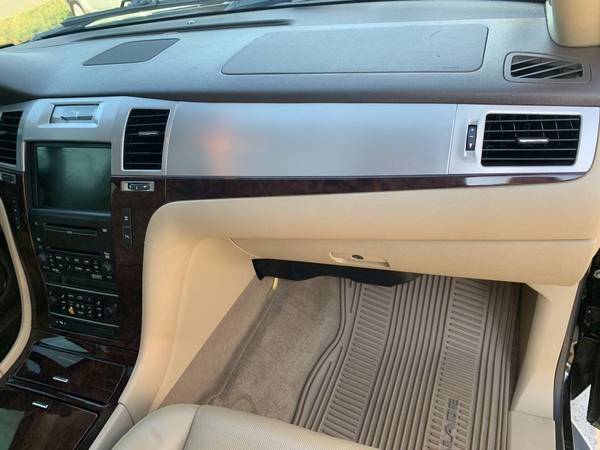 2009 Cadillac Escalade Platinum 3rd Row SUV navigation sunroof for sale in Cleveland, TN – photo 18