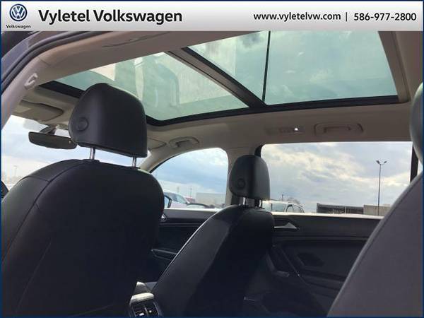 2018 Volkswagen Tiguan SUV 2 0T SE WITH MOONROOF - Volkswagen - cars for sale in Sterling Heights, MI – photo 16