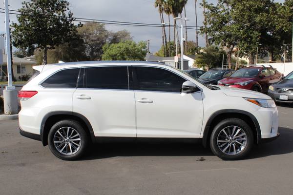 Certified Pre-Owned 2019 Toyota Highlander XLE SUV at WONDRIES for sale in ALHAMBRA, CA – photo 3