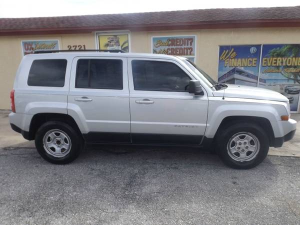 2011 Jeep Patriot FWD 4dr Sport with Body color grille for sale in Fort Myers, FL – photo 5