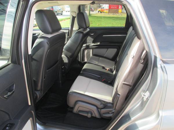 LIKE NEW*2009 DODGE JOURNEY"R/T"*3RD ROW... for sale in Waterford, MI – photo 17