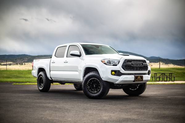 2019 Toyota Tacoma TRD Sport 4x4 - - by dealer for sale in Spearfish, SD – photo 3