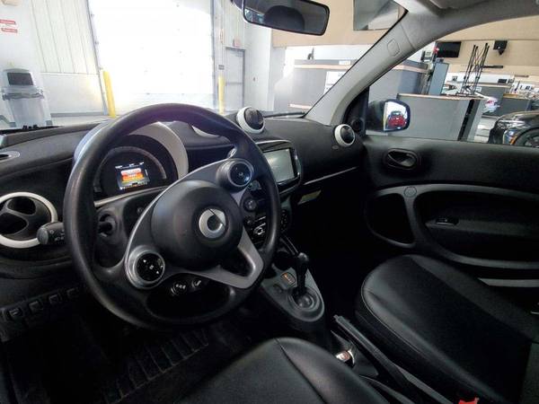 2017 smart fortwo Proxy Hatchback Coupe 2D coupe Silver - FINANCE -... for sale in Indianapolis, IN – photo 22
