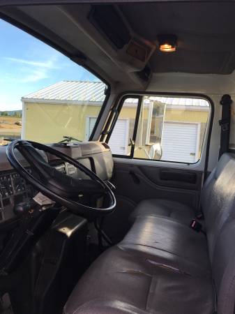1999 International 4700 53k Miles Heavy Duty Lift Gate and Side Door for sale in Spearfish, SD – photo 8