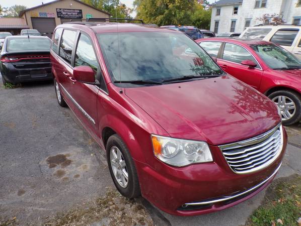 2012 Chrysler Town & Country Leather seating DVD player Stow & Go for sale in Romulus, NY – photo 2