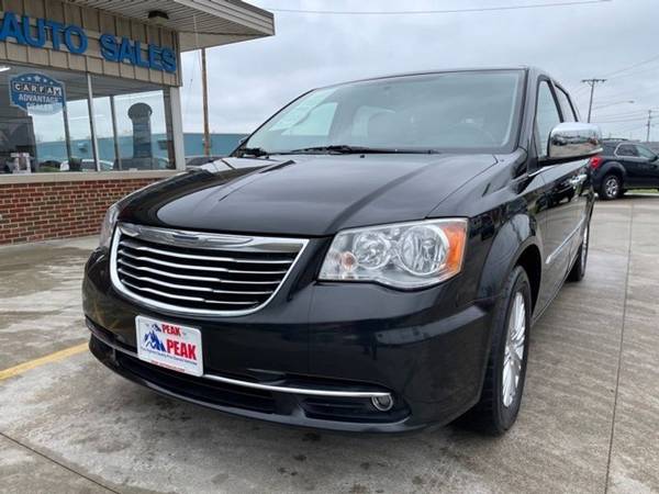 2016 Chrysler Town Country Limited - - by for sale in Medina, OH – photo 3