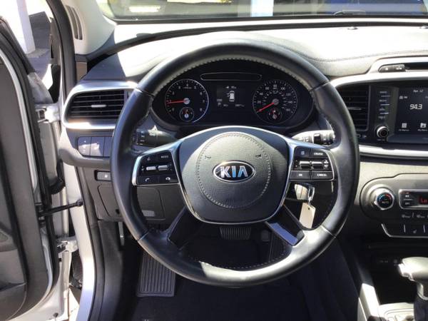 2019 Kia Sorento LX FWD - - by dealer - vehicle for sale in Kahului, HI – photo 15