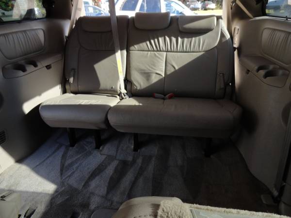 '08 Toyota Sienna Limited, Pearl White, Leather, DVD, MINT IN/OUT!!... for sale in Chapin, SC – photo 5