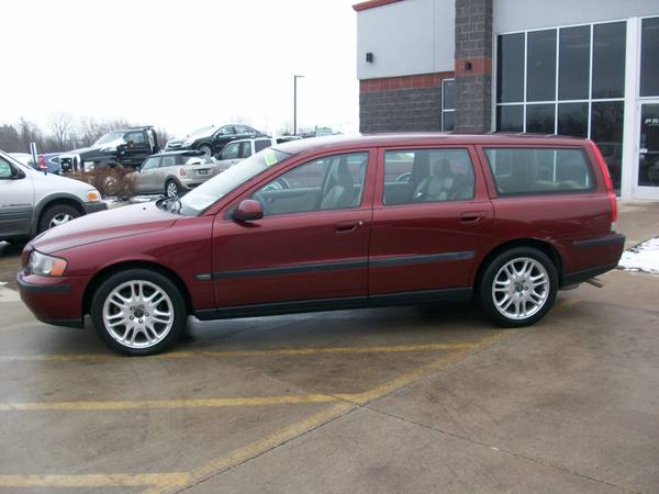 2001 VOLVO V70 WAGON - - by dealer - vehicle for sale in Muskego, WI – photo 2