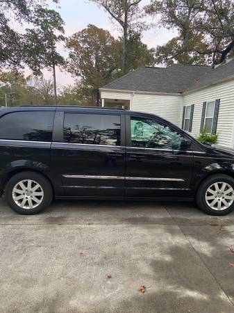 2015 Chrysler Town & Country Touring - cars & trucks - by owner -... for sale in Camp Lejeune, NC – photo 6