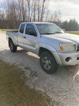 2008 Toyota Tacoma 4 x 4 access cab - cars & trucks - by owner -... for sale in CHAMPLAIN, VT – photo 5