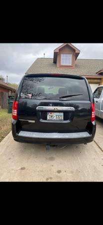 2008 Chrysler town & country - cars & trucks - by owner - vehicle... for sale in Round Rock, TX – photo 8
