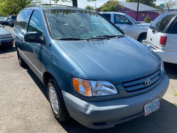2001 Toyota Sienna - - by dealer - vehicle automotive for sale in Springfield, OR – photo 2