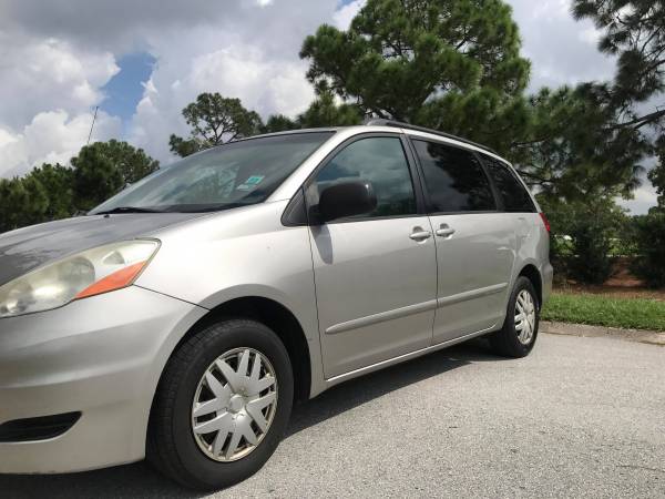 2008 Toyota Sienna Very Well Maintained Inside and Out! for sale in Clearwater, FL – photo 2