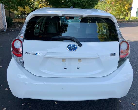 2013 Toyota Prius C 3, LEATHER Seats, 50+ MPG, - cars & trucks - by... for sale in Lake Oswego, OR – photo 3