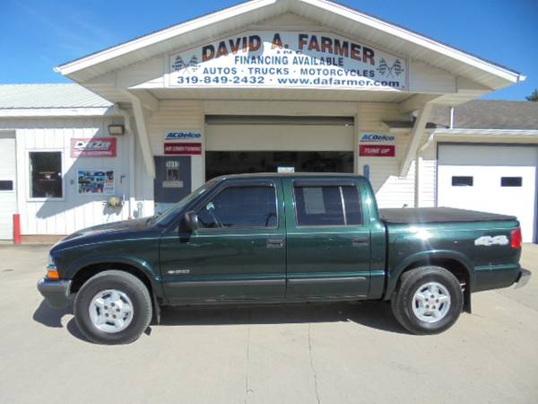 2002 Chevy S10 LS Crew Cab 4X4**New Tires/Sharp**{www.dafarmer.com} for sale in CENTER POINT, IA