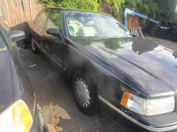 1999 CADILLAC DEVILLE NEEDS AN ENGINE for sale in Hicksville, NY – photo 3