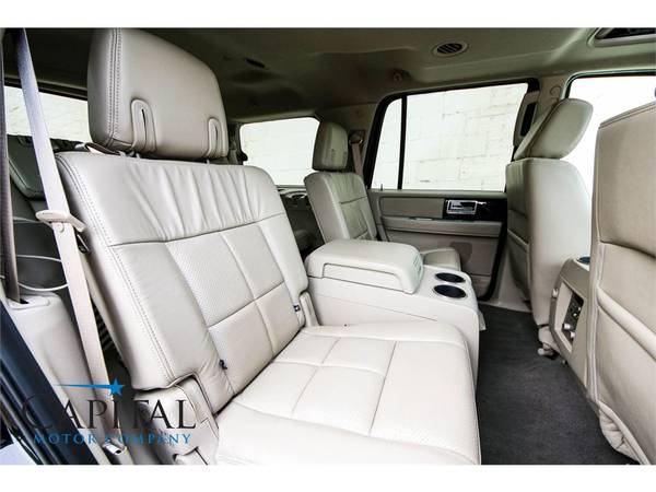 08 Lincoln Navigator 4WD Luxury SUV w/Heated, Cooled Seats, 3rd Row! for sale in Eau Claire, MN – photo 9