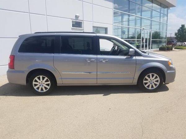 2016 Chrysler Town & Country mini-van Touring $291.25 PER for sale in Naperville, IL – photo 6