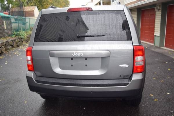*2012* *Jeep* *Patriot* *Latitude 4dr SUV* - cars & trucks - by... for sale in Paterson, MD – photo 24