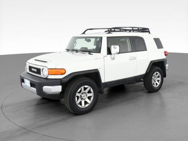 2014 Toyota FJ Cruiser Sport Utility 2D suv White - FINANCE ONLINE -... for sale in Raleigh, NC – photo 3