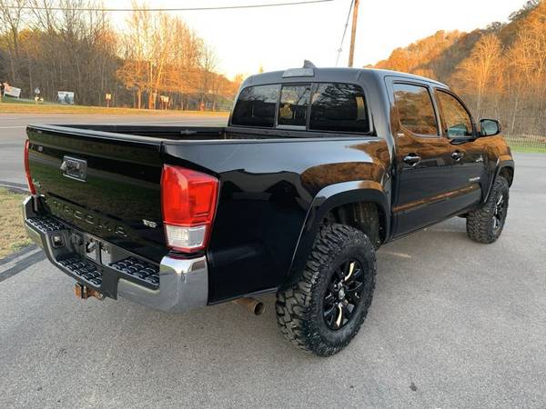 2017 TOYOTA TACOMA SR5* 4X4 * 1 OWNER * Towing Pkg * Brand New Tires... for sale in Sevierville, TN – photo 8