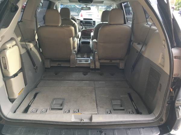 Loaded 2011 Toyota Sienna XLE for sale - Luxury Minivan seats 8! for sale in Canton, MI – photo 10