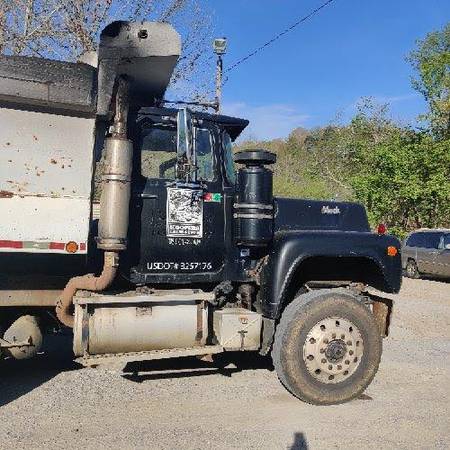 1990 Mack truck for sale for sale in Asheville, NC – photo 2