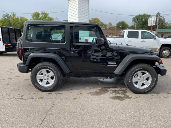 ★★★ 2018 Jeep Wrangler Sport 4x4 / Like NEW! ★★★ for sale in Grand Forks, ND – photo 5