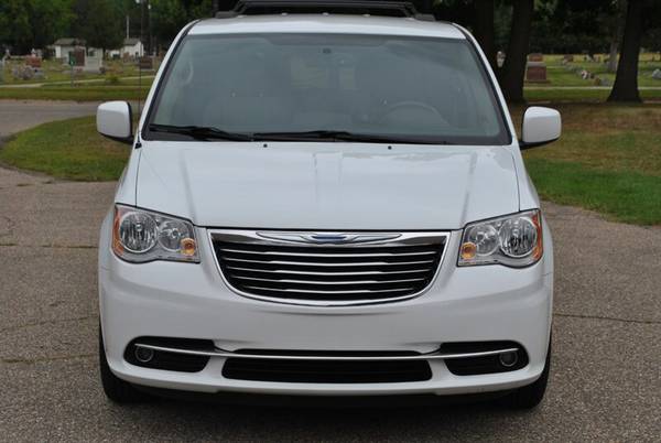 2015 TOWN & COUNTRY TOURING LEATHER DVD RUST FREE FLORIDA STOW N GO BA for sale in Flushing, MI – photo 4
