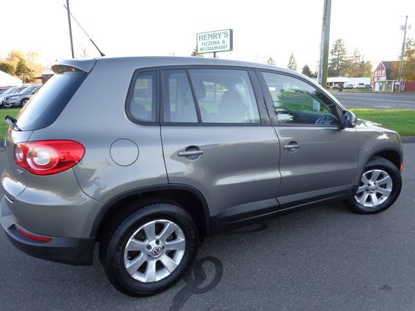 ****2010 VW TIGUAN-ONE OWNER-GREAT SERVICE RECORDS-RUNS/LOOKS... for sale in East Windsor, MA – photo 21