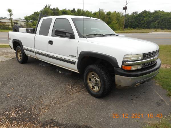 2000 CHEVY 2500HD 4X4 - - by dealer - vehicle for sale in Gladewater, TX – photo 2