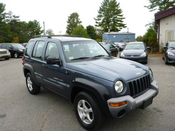2002 JEEP LIBERTY 4X4 AUTOMATIC LOW MILEAGE RUNS AND DRIVES GOOD for sale in Milford, ME