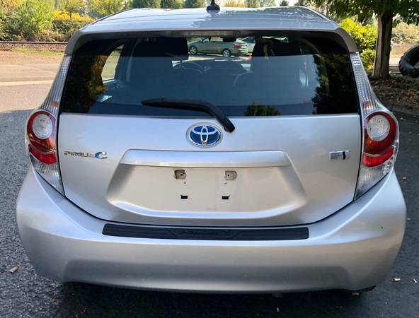2013 Toyota Prius C 3, 50+Mpg push button start, NAVIGATION, Keyless... for sale in Portland, OR – photo 4
