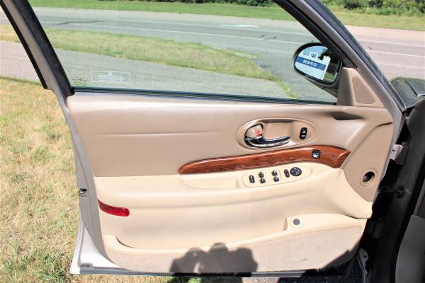 **TRUE 1 OWNER**2004 BUICK LESABRE CUSTOM**ONLY 90,000 MILES** for sale in Lakeland, MN – photo 9