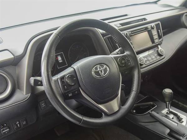 2017 Toyota RAV4 XLE Sport Utility 4D suv Red - FINANCE ONLINE for sale in Richmond , VA – photo 2