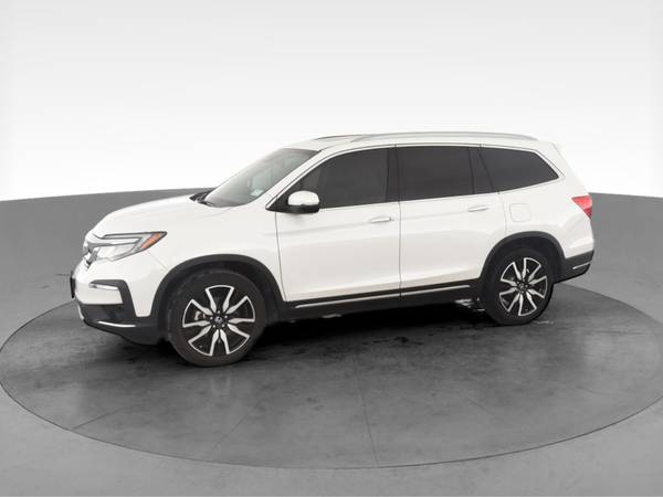 2020 Honda Pilot Touring Sport Utility 4D suv White - FINANCE ONLINE... for sale in Washington, District Of Columbia – photo 4