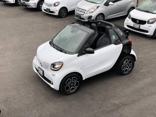 2017 Smart Fortwo Electric Drive with only 14, 228 Miles-peninsula for sale in Daly City, CA – photo 2