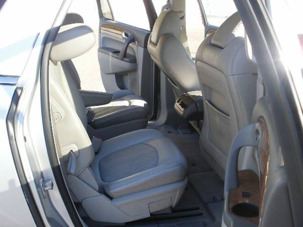 2011 BUICK ENCLAVE CXL ALL WHEEL DRIVE- HOME OF "YES WE CAN"... for sale in Medford, OR – photo 11