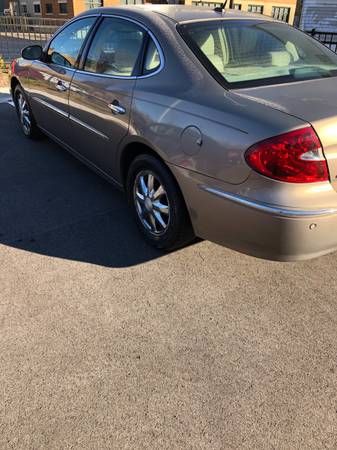 2006 Buick LaCrosse CXL (low Miles) - cars & trucks - by dealer -... for sale in milwaukee, WI – photo 4