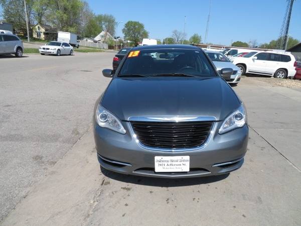 2013 Chrysler 200 4dr Sdn Touring 161, 000 miles 3, 700 - cars & for sale in Waterloo, IA – photo 2