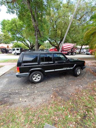 2001 jeep Cherokee xj sport 4 4 for sale in Miami Beach, FL – photo 3