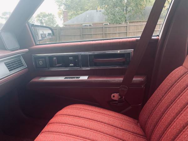1991 Oldsmobile Delta 88 royal for sale in Brownsburg, IN – photo 2